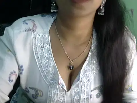 Snapshot of cute_momo_love chatting on April 19, 2026, 5:41 am cute momo love online show from April 19, 2026, 5:41 am