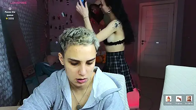 LuxuryLoverss online show from March 31, 2026, 11:01 am