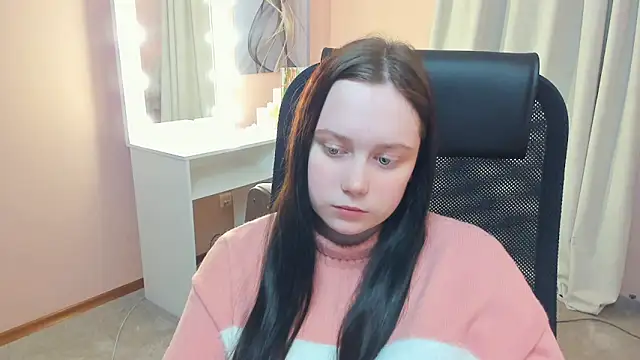 Snapshot of LynnaNull chatting on February 23, 2026, 7:53 am LynnaNull online show from February 23, 2026, 7:53 am