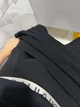 Snapshot of Vireontr1 chatting on February 22, 2026, 4:41 pm Vireontr1 online show from February 22, 2026, 4:41 pm