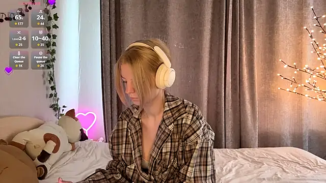 Snapshot of Marry_Sornatiko chatting on April 30, 2026, 3:19 pm Marry Sornatiko online show from April 30, 2026, 3:19 pm