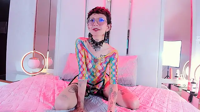 Calioperoux online show from June 25, 2026, 10:04 pm