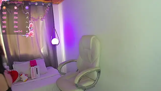 Snapshot of NixieSterling chatting on May 15, 2026, 8:07 pm NixieSterling online show from May 15, 2026, 8:07 pm