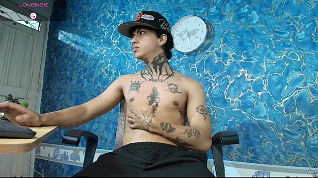 Snapshot of Tessarion_Black chatting on March 3, 2026, 4:30 am Tessarion Black online show from March 3, 2026, 4:30 am