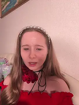 cutefoxieee online show from May 16, 2026, 7:46 pm