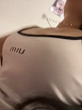 Miumieu2 online show from April 4, 2026, 2:18 am