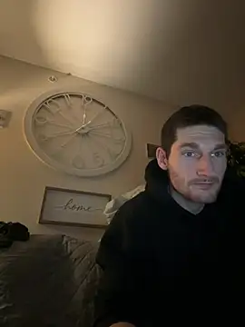 Snapshot of Aarondeweese27 chatting on February 24, 2026, 12:39 pm Aarondeweese27 online show from February 24, 2026, 12:39 pm