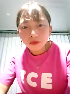 Snapshot of Xuka-xx chatting on February 24, 2026, 12:28 pm Xuka-xx online show from February 24, 2026, 12:28 pm