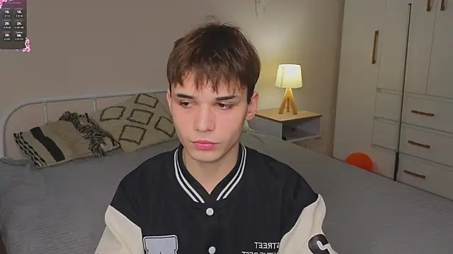 nixyasebe online show from April 3, 2026, 11:49 am