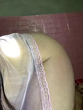 Snapshot of Milak6 chatting on February 28, 2026, 3:44 pm Milak6 online show from February 28, 2026, 3:44 pm