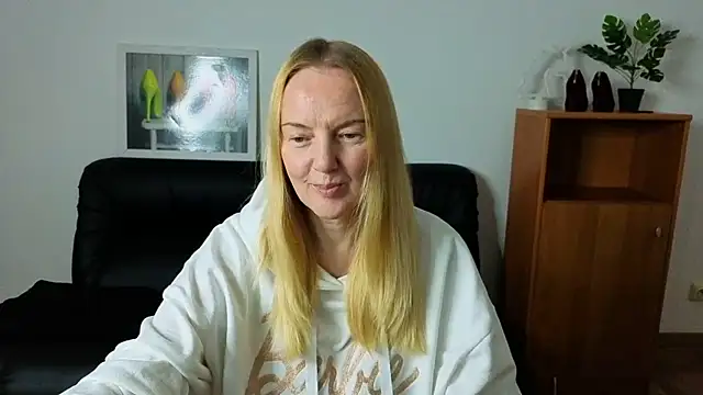 Snapshot of Bella_soulmate chatting on July 11, 2026, 5:30 am Bella soulmate online show from July 11, 2026, 5:30 am