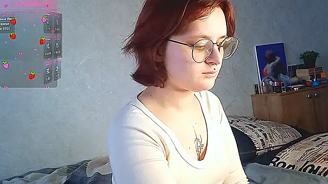 LouiseDew online show from March 3, 2026, 2:29 am