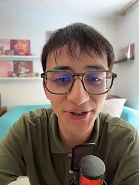 Snapshot of Sr_evann chatting on June 5, 2026, 4:35 pm Sr evann online show from June 5, 2026, 4:35 pm