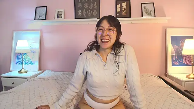 Snapshot of Abigailladyy chatting on April 27, 2026, 11:41 am Abigailladyy online show from April 27, 2026, 11:41 am