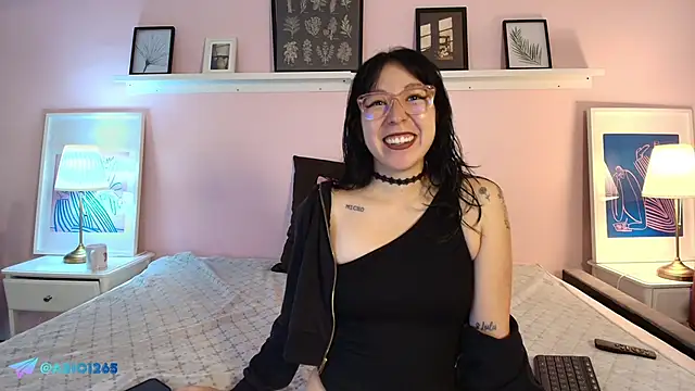 Snapshot of Abigailladyy chatting on April 24, 2026, 11:45 am Abigailladyy online show from April 24, 2026, 11:45 am