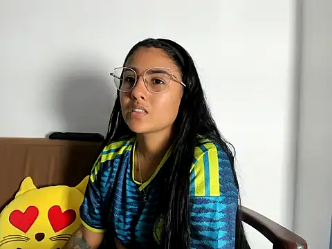 TatyGomez  online show from June 15, 2026, 4:45 am