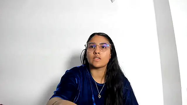 Snapshot of TatyGomez_ chatting on July 1, 2026, 4:02 am TatyGomez online show from July 1, 2026, 4:02 am