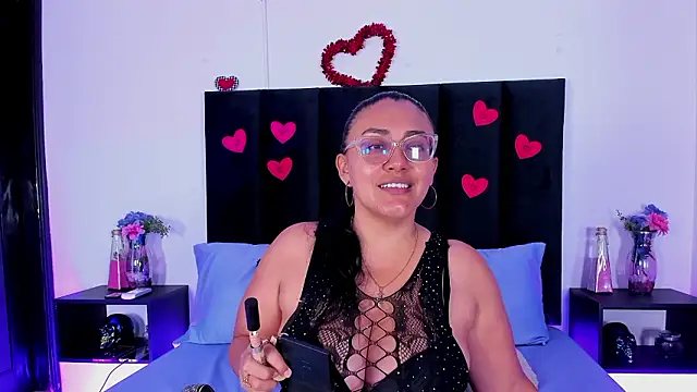 scarlet  ray  online show from March 2, 2026, 12:01 pm