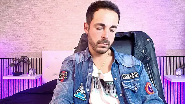 Adams Sanz online show from April 10, 2026, 7:21 pm