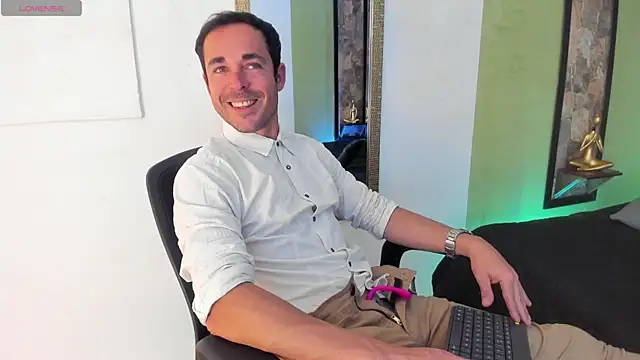 Snapshot of Adams_Sanz chatting on April 30, 2026, 8:57 pm Adams Sanz online show from April 30, 2026, 8:57 pm