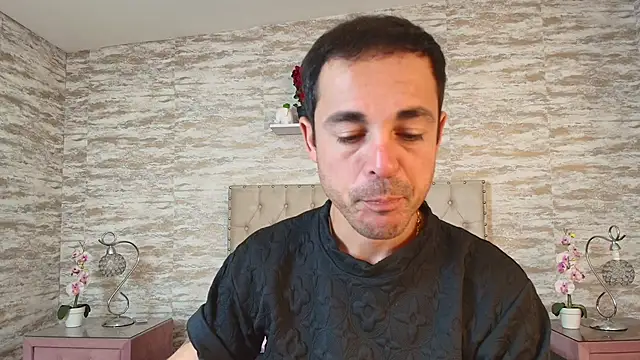 Snapshot of Adams_Sanz chatting on April 17, 2026, 7:28 pm Adams Sanz online show from April 17, 2026, 7:28 pm