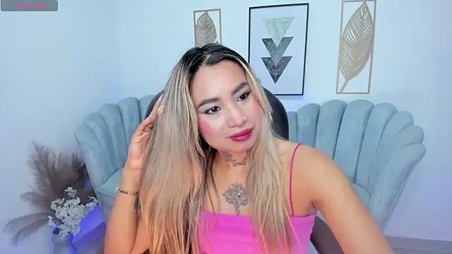 Snapshot of mystic_nova_ chatting on May 6, 2026, 11:36 am mystic nova online show from May 6, 2026, 11:36 am