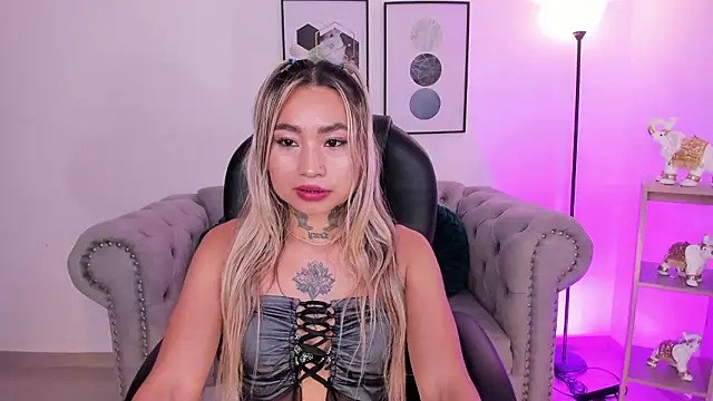 Snapshot of mystic_nova_ chatting on March 4, 2026, 2:14 pm mystic nova online show from March 4, 2026, 2:14 pm