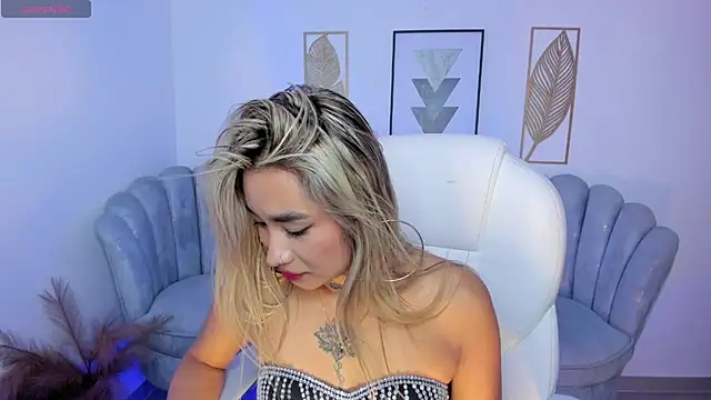 Snapshot of mystic_nova_ chatting on June 3, 2026, 2:33 pm mystic nova online show from June 3, 2026, 2:33 pm
