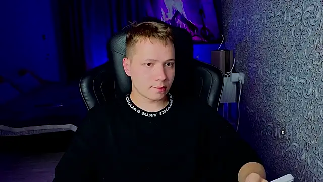 Karl Night  online show from June 4, 2026, 7:29 pm