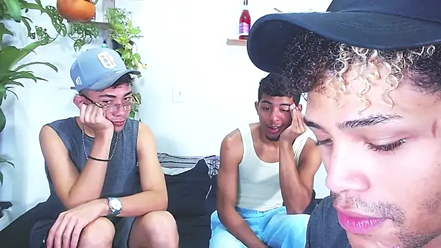 Snapshot of Lunar_Boys chatting on February 27, 2026, 6:08 pm Lunar Boys online show from February 27, 2026, 6:08 pm