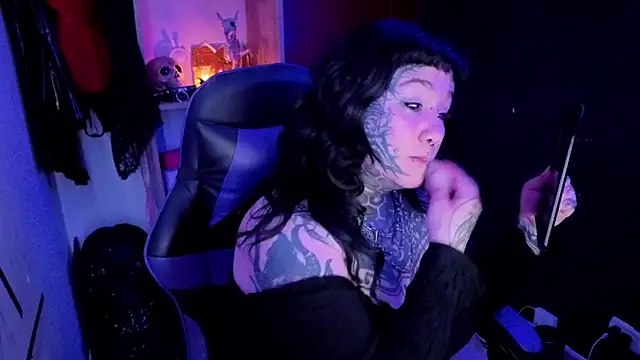 aradia 66 online show from March 18, 2026, 3:42 am