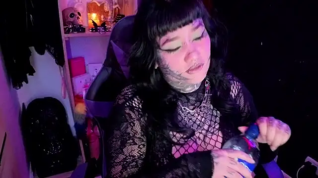 aradia 66 online show from March 16, 2026, 3:47 am