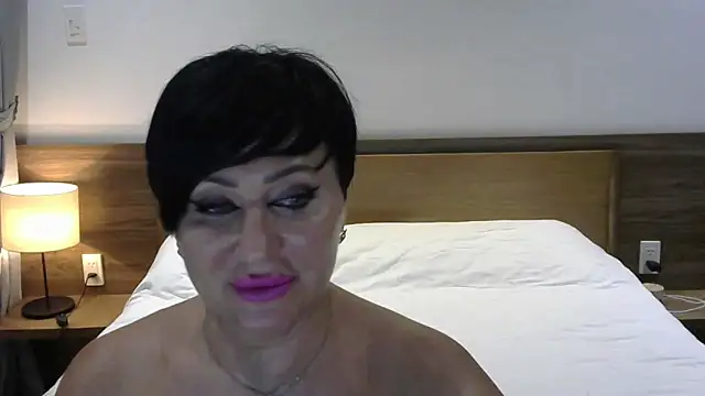Snapshot of Kleotempt chatting on June 19, 2026, 6:58 pm Kleotempt online show from June 19, 2026, 6:58 pm