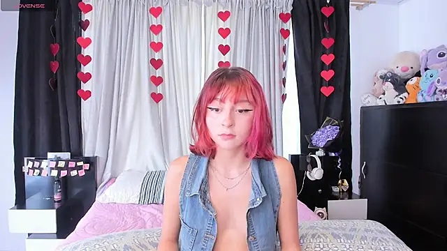 Snapshot of dafnne__hall chatting on April 7, 2026, 7:48 pm dafnne hall online show from April 7, 2026, 7:48 pm