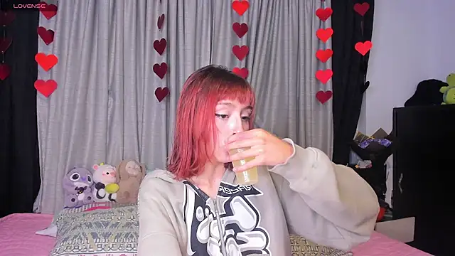 Snapshot of dafnne__hall chatting on April 25, 2026, 4:04 am dafnne hall online show from April 25, 2026, 4:04 am