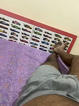 Snapshot of Varun_93 chatting on March 4, 2026, 7:10 pm Varun 93 online show from March 4, 2026, 7:10 pm