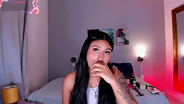 Snapshot of KimTaylorW chatting on June 22, 2026, 2:50 am KimTaylorW online show from June 22, 2026, 2:50 am