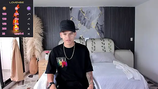 DylanRoyce  online show from March 17, 2026, 12:30 pm