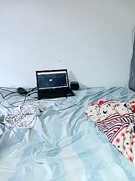 safiya  emira online show from April 9, 2026, 3:29 pm