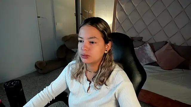 dulce lyraa1 online show from July 25, 2026, 4:09 am