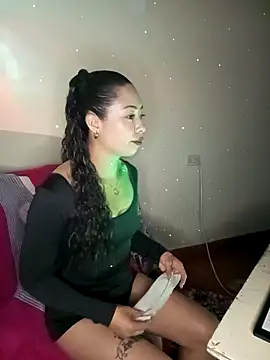 lina luxe  online show from February 25, 2026, 11:15 pm