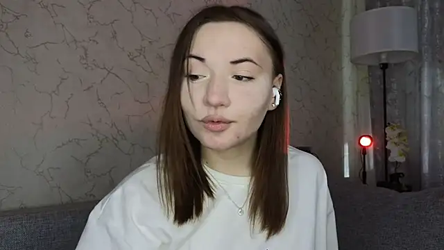 JeannaLanno online show from May 12, 2026, 2:23 pm