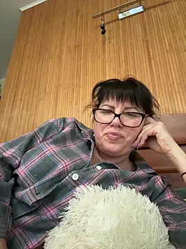 expensive lady online show from April 8, 2026, 2:51 pm