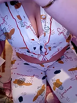 Lona Hot online show from March 25, 2026, 8:03 am