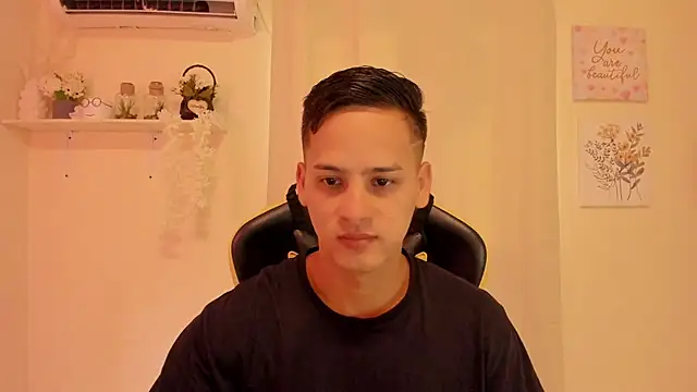 sexy andres01 online show from March 21, 2026, 1:26 pm