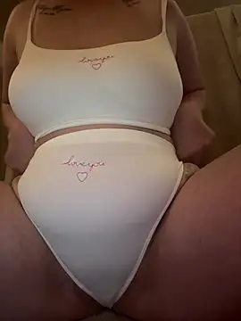 Alexabluex online show from February 26, 2026, 8:09 pm