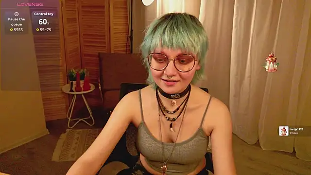 Snapshot of powderofgun chatting on May 4, 2026, 8:11 pm powderofgun online show from May 4, 2026, 8:11 pm