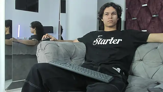 Snapshot of TonyBenedetti chatting on March 17, 2026, 8:12 pm TonyBenedetti online show from March 17, 2026, 8:12 pm