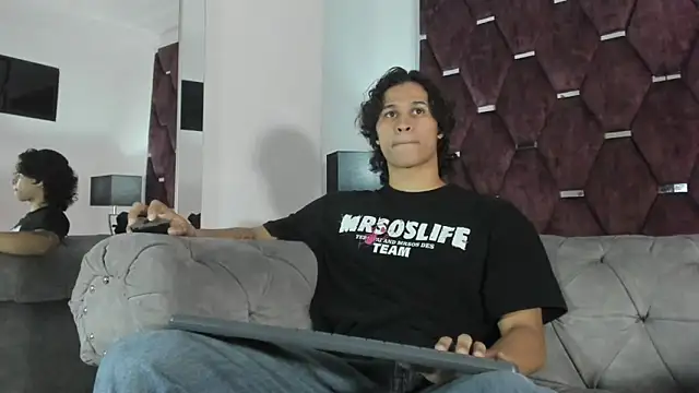 Snapshot of TonyBenedetti chatting on April 11, 2026, 9:29 pm TonyBenedetti online show from April 11, 2026, 9:29 pm