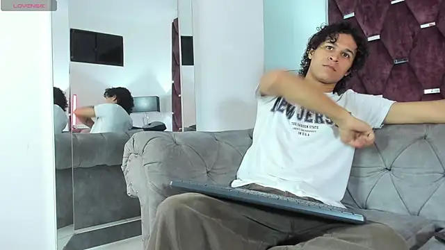 Snapshot of TonyBenedetti chatting on March 15, 2026, 8:27 pm TonyBenedetti online show from March 15, 2026, 8:27 pm